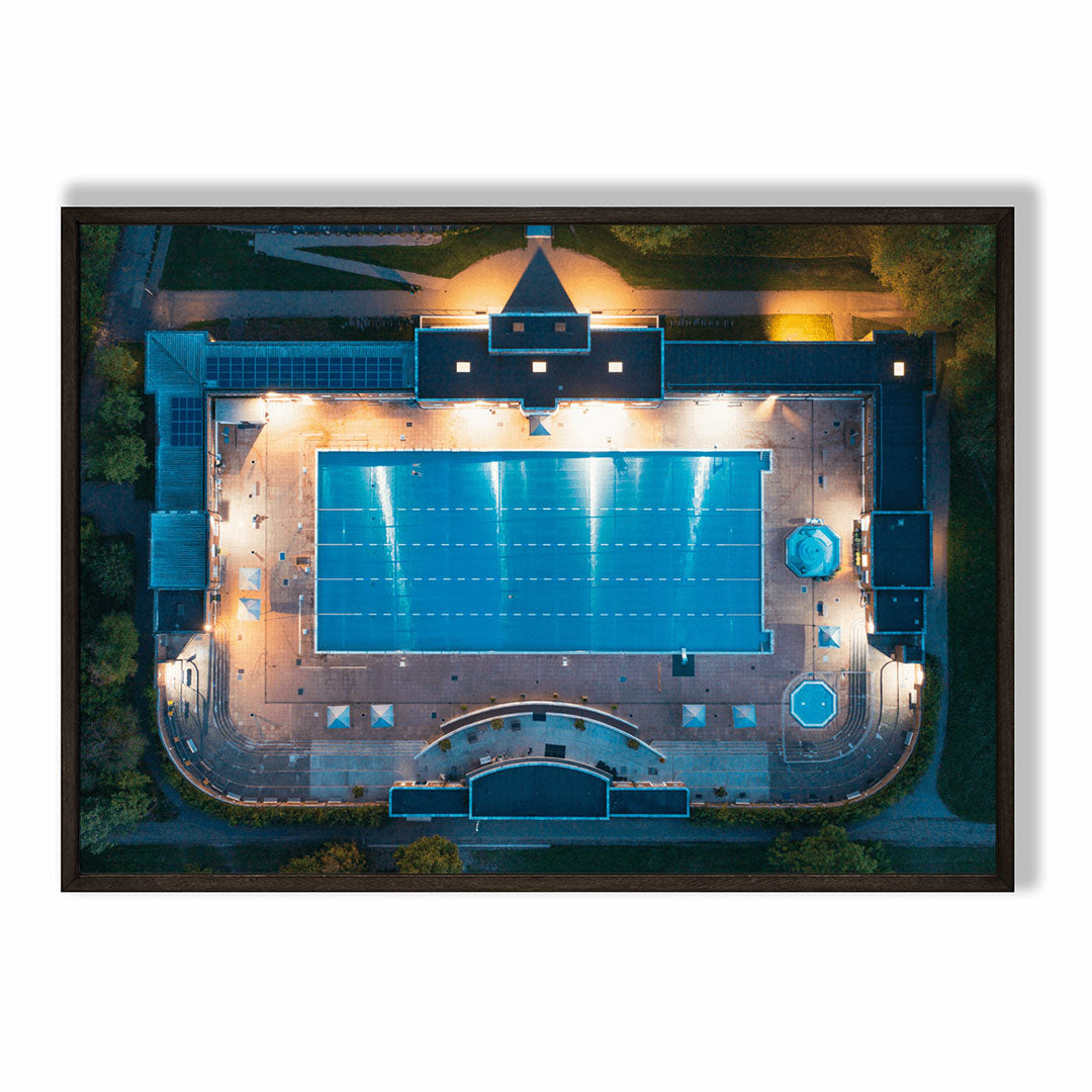 Parliament Hill Fields Lido (night-time)